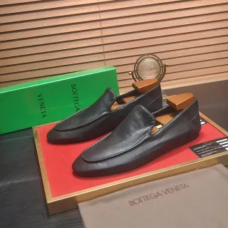 Bottega Veneta Andiamo काले चमड़े के स्लिप-ऑन लोफर्स
