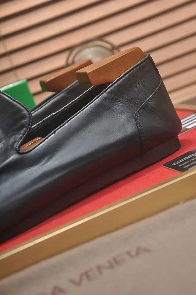 Bottega Veneta Andiamo mocassins en cuir noir slip-on 2