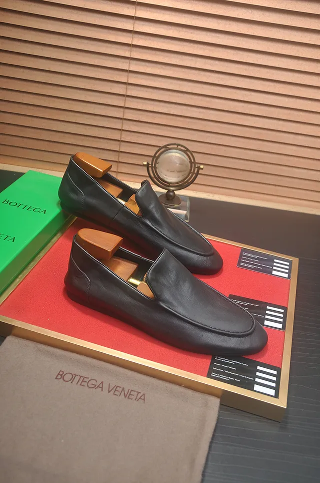 Bottega Veneta Andiamo mocassins en cuir noir slip-on 4