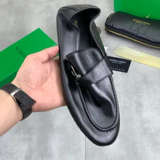Bottega Veneta Andiamo 黑色皮革鞋带乐福鞋