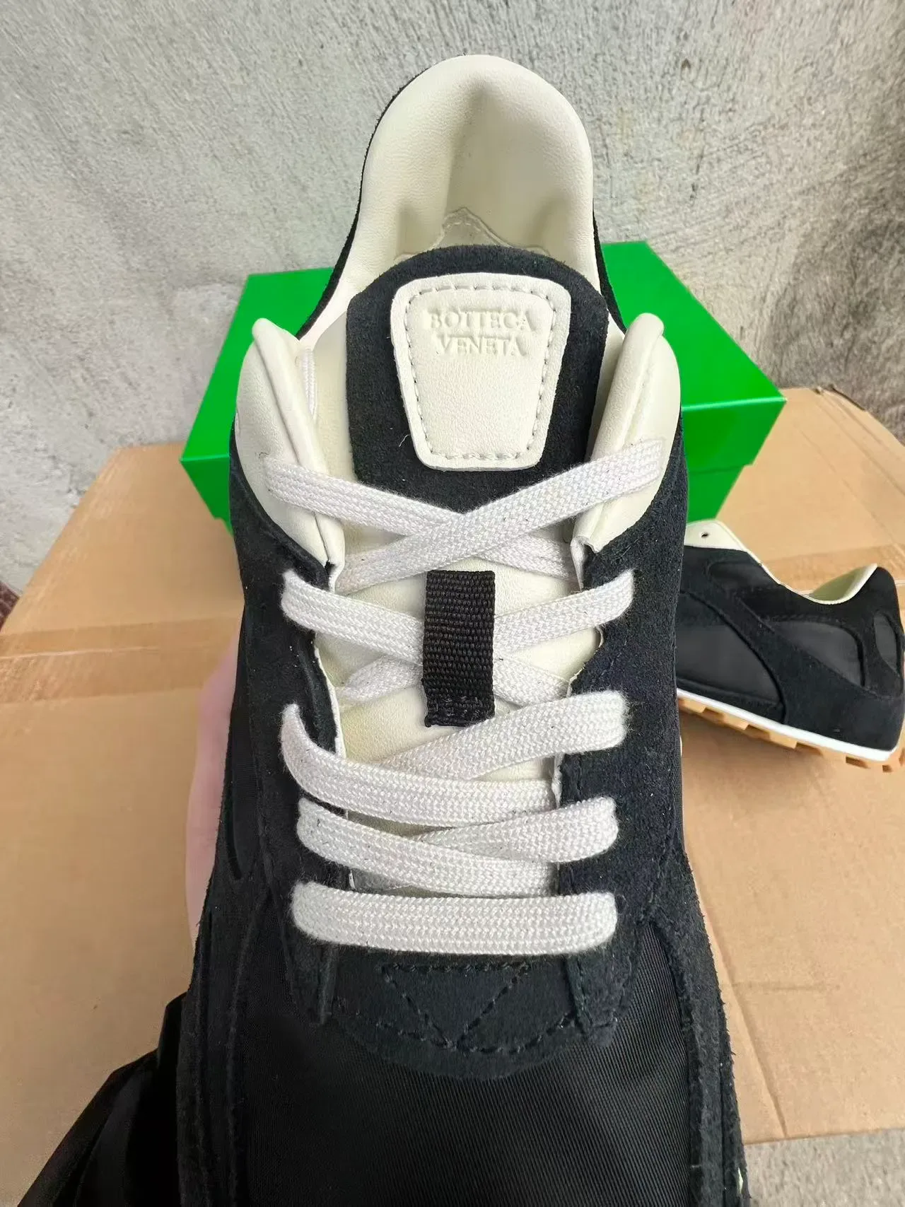 Bottega Veneta Noir Beige Daim et Nylon Panneau Doublure Crème Lacets Lifestyle Sneakers 4