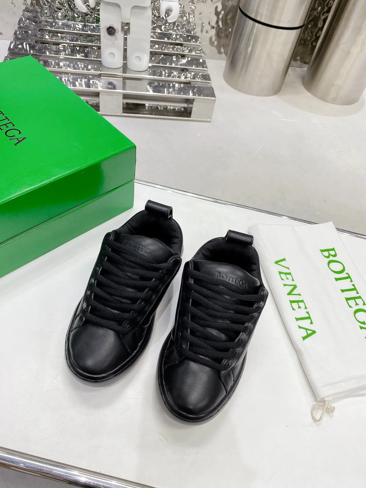 Bottega Veneta sneakers lifestyle semelle plateforme monocrome noir 8
