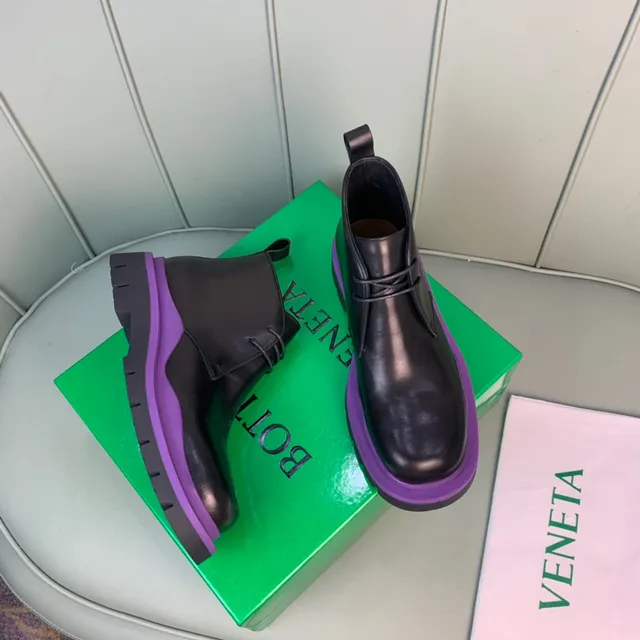 Bottega Veneta Le Cagole Bottes cheville noires et violettes 5