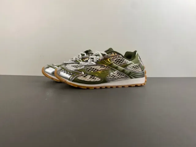 Bottega Veneta Sneaker Maille et Cage Métallique Vert Olive Sneakers lifestyle 9