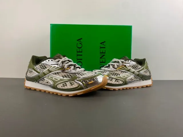 Bottega Veneta Sneaker Maille et Cage Métallique Vert Olive Sneakers lifestyle 12