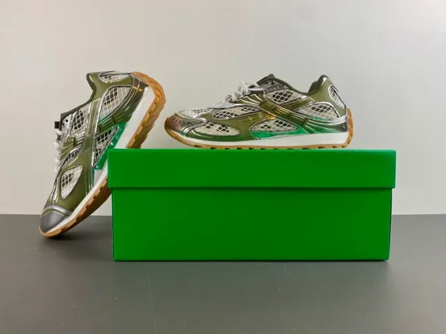 Bottega Veneta Sneaker Maille et Cage Métallique Vert Olive Sneakers lifestyle 13