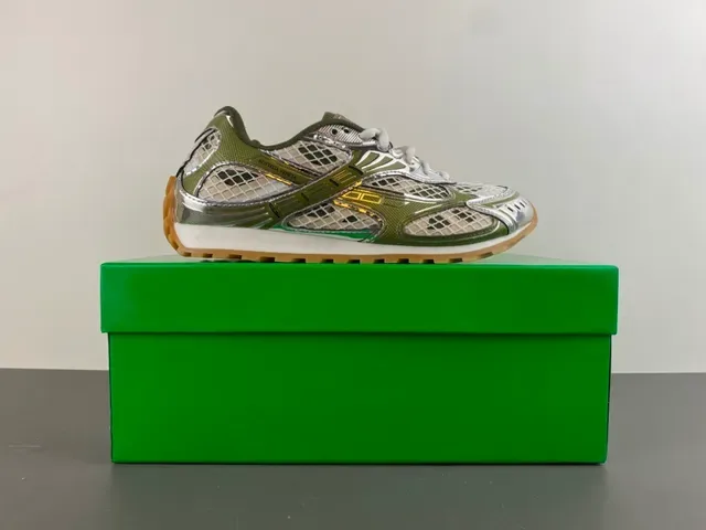Bottega Veneta Sneaker Maille et Cage Métallique Vert Olive Sneakers lifestyle 14