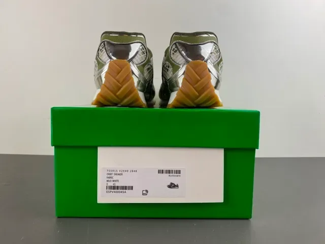 Bottega Veneta Sneaker Maille et Cage Métallique Vert Olive Sneakers lifestyle 16