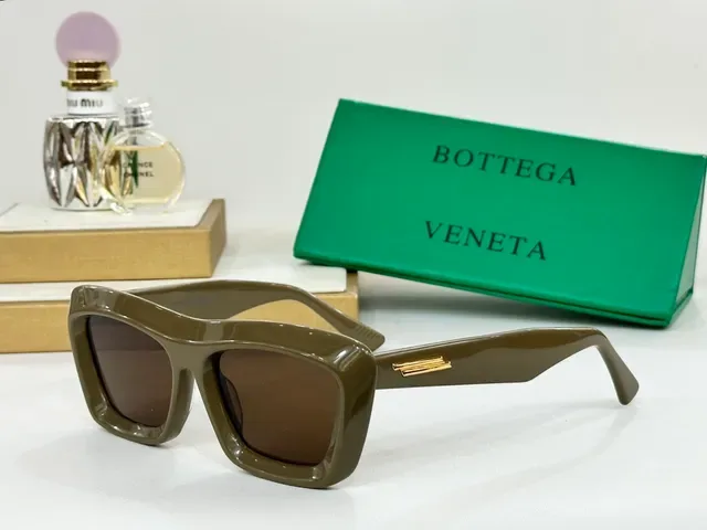 Bottega Veneta Oversized Square Pale Blue Acetate Sunglasses 9
