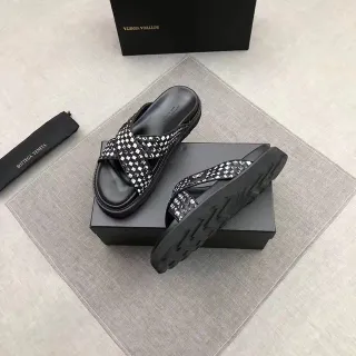 Bottega Veneta نعال منصة منسوجة بتصميم مربعات