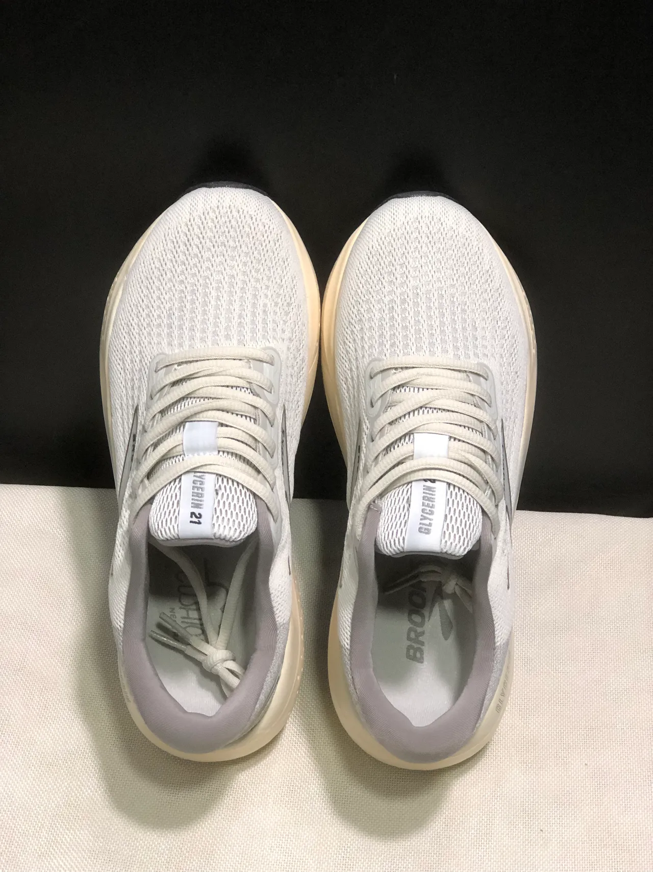 Brooks Glycerin Off-White and Gray Running Shoes 5