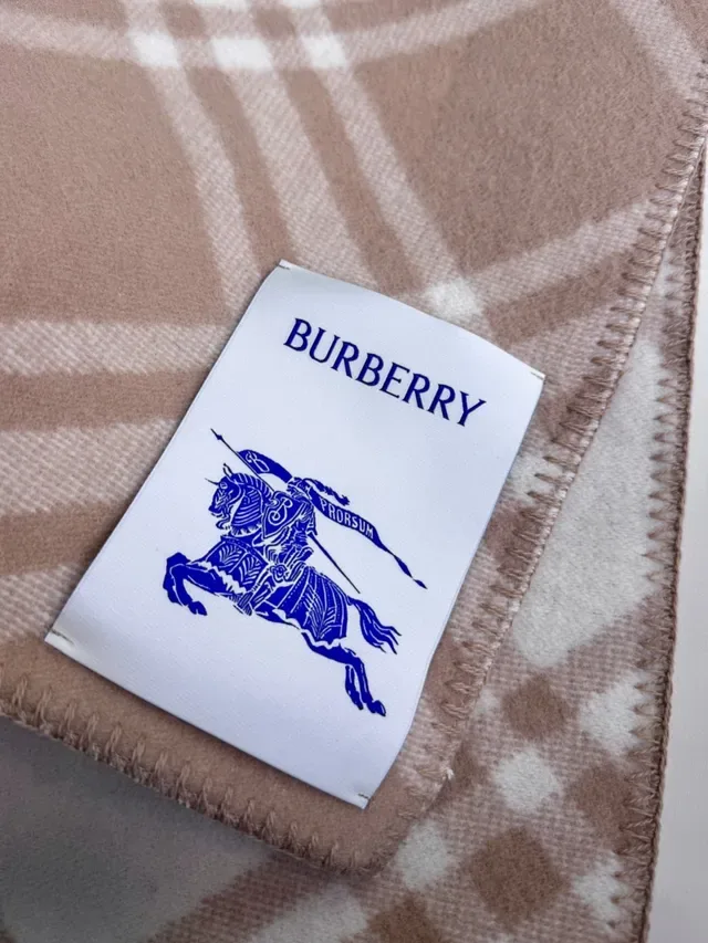 Cachecol Burberry Bege e Off-White Xadrez em Cashmere 9