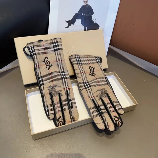 Burberry Beige Black Check-Patterned Monogrammed Leather Gloves 6
