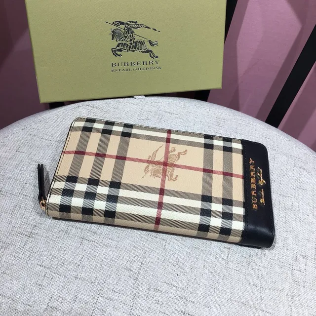 Burberry Beige Black House Check Pattern Equestrian Knight Logo Long Wallet 7