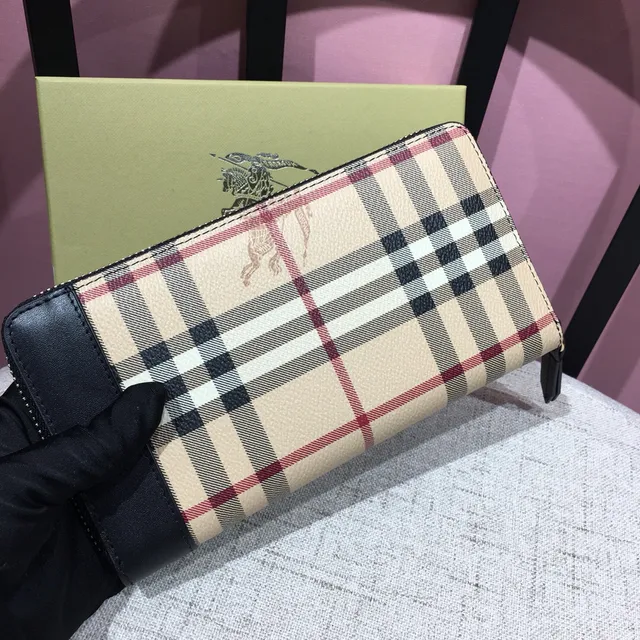 Burberry Beige Black House Check Pattern Equestrian Knight Logo Long Wallet 8