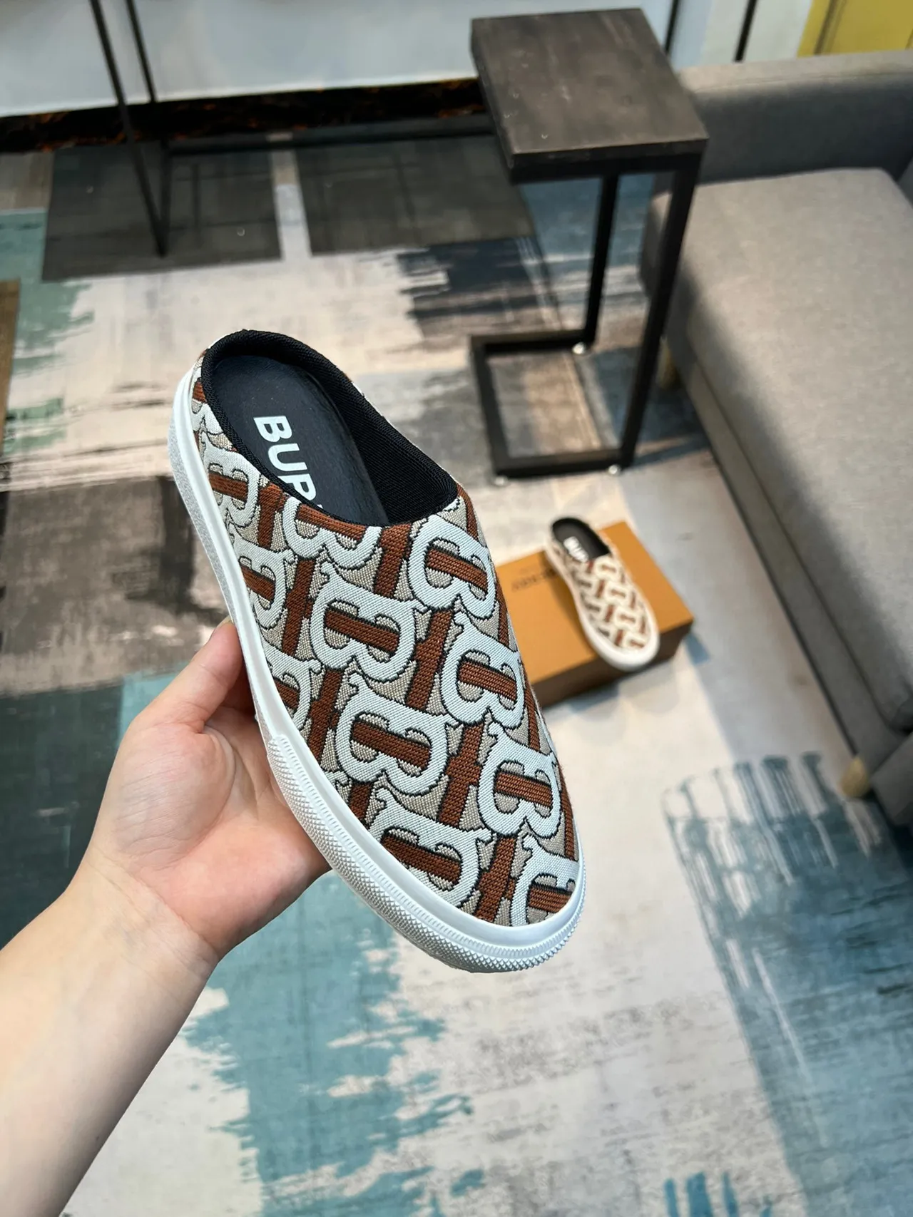 Burberry Bege Marrom com Monograma Lona Slip-On Mule Sapatos Casuais 6