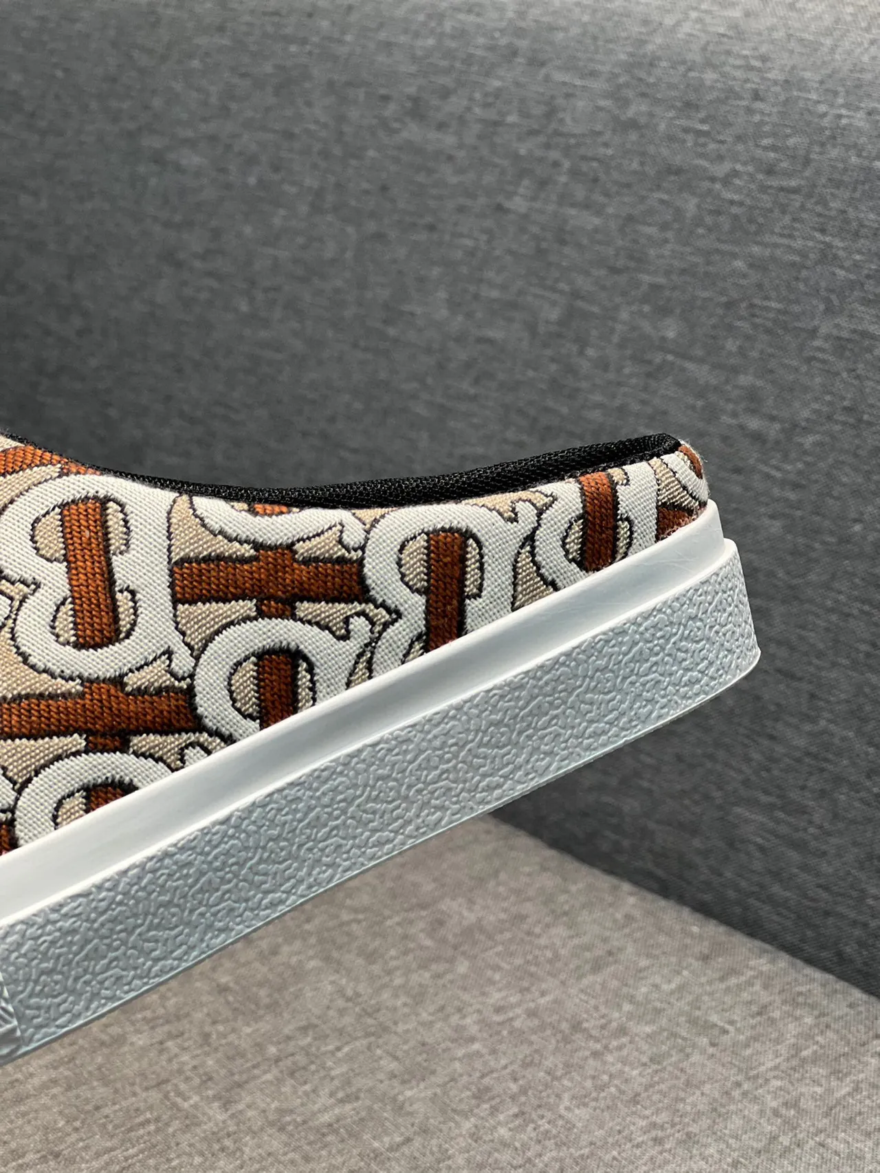 Burberry Bege Marrom com Monograma Lona Slip-On Mule Sapatos Casuais 8