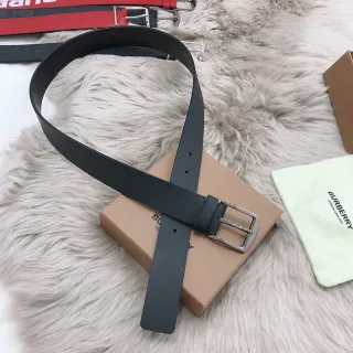 Burberry কালো রৌপ্য মসৃণ ম্যাট আয়তক্ষ বাকল চামড়া বেল্ট