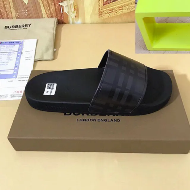 Burberry Black Single-Strap Slide Translucent Check Slippers 3