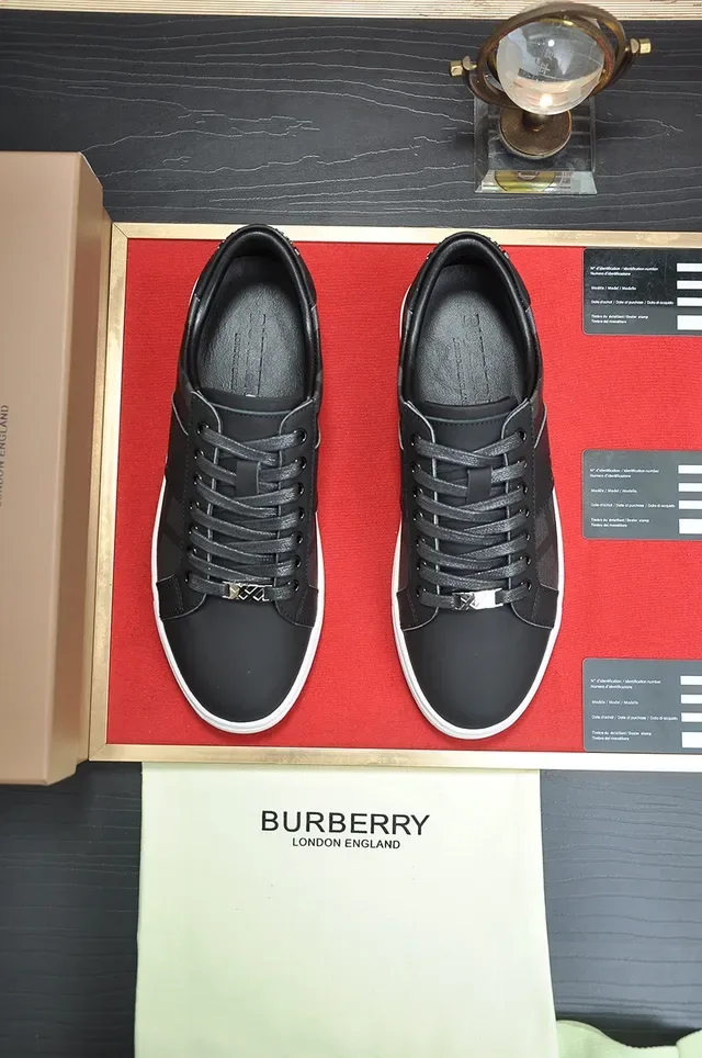 Burberry Sneakers Lifestyle Noir et Blanc Low-Top Upper Mixte 2