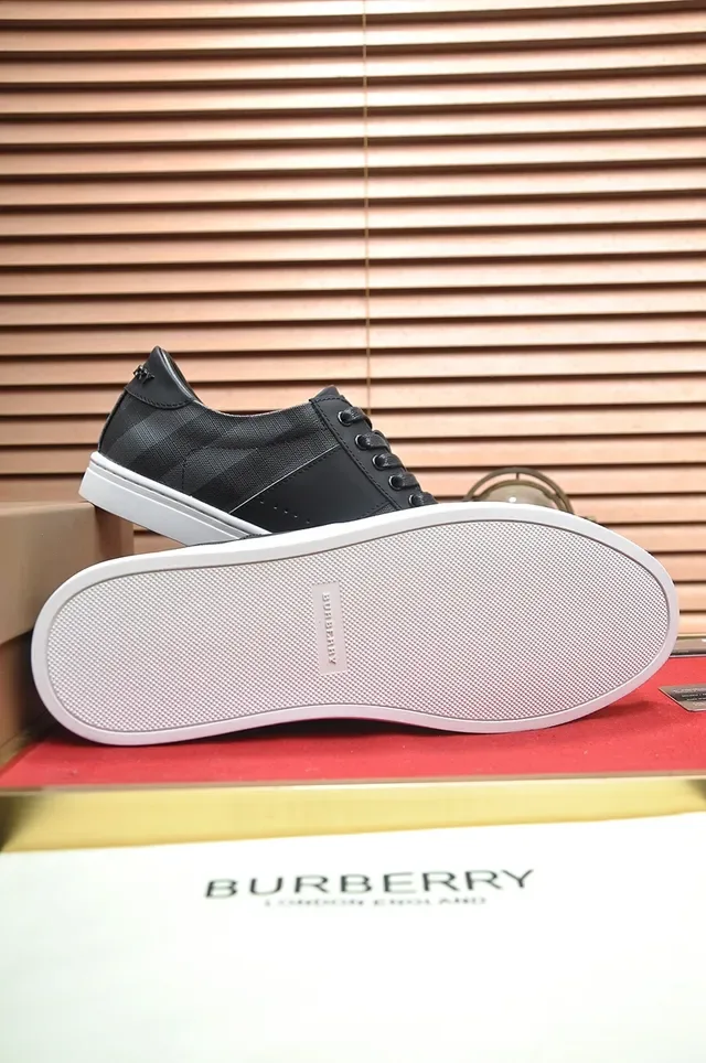 Burberry Sneakers Lifestyle Noir et Blanc Low-Top Upper Mixte 3