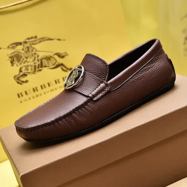 Burberry Marrom Prata Couro Texturizado Pebbled Metal TB Monograma Medalhão Loafer 5