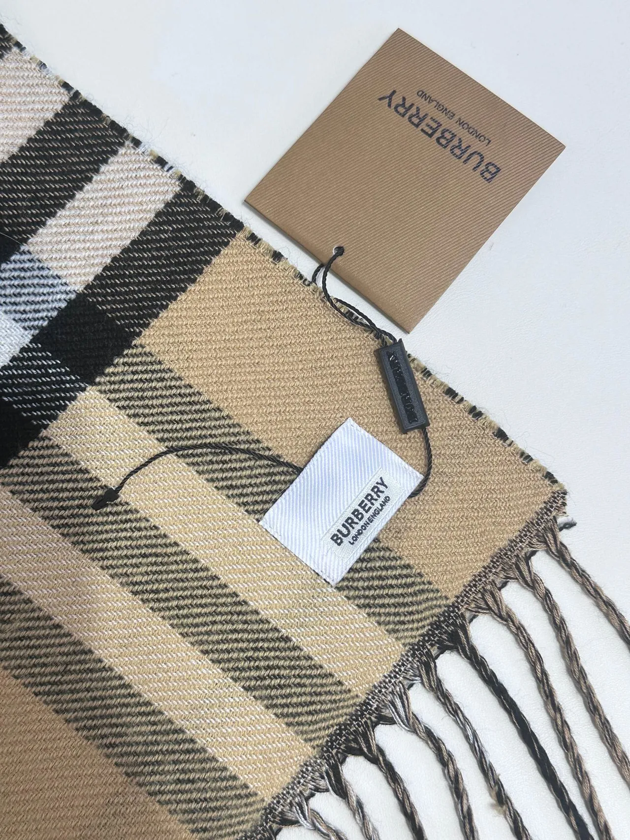 Burberry Cachecol Clássico Xadrez Bege e Preto de Caxemira 9