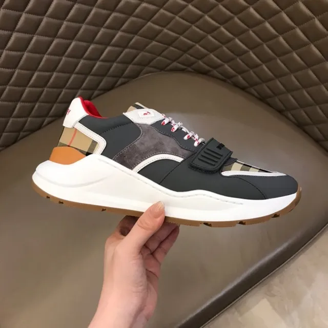 Burberry Knight semelles noires et blanches panneaux motif à carreaux sneakers chunky 3