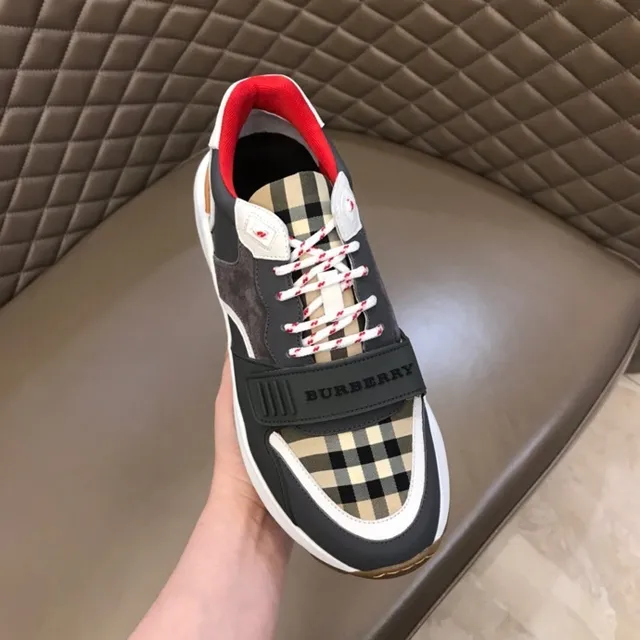 Burberry Knight semelles noires et blanches panneaux motif à carreaux sneakers chunky 5
