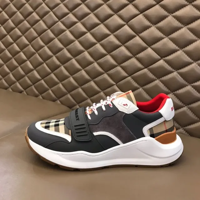 Burberry Knight semelles noires et blanches panneaux motif à carreaux sneakers chunky 8