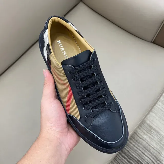 Burberry Knight Navy Multicolor House Check Painéis de couro com sobreposições Tênis Lifestyle 4