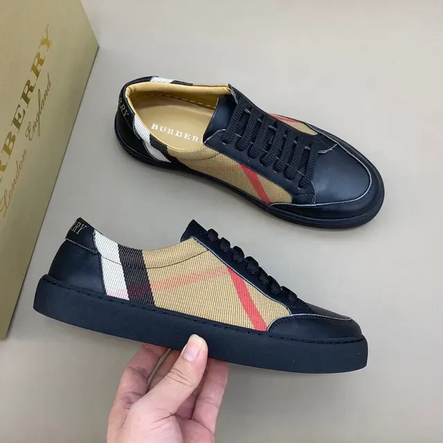 Burberry Knight Navy Multicolor House Check Painéis de couro com sobreposições Tênis Lifestyle 6
