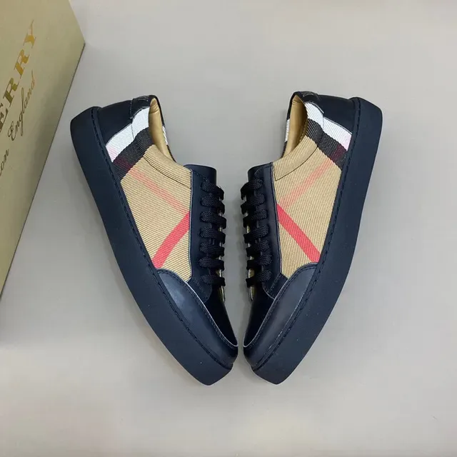 Burberry Knight Navy Multicolor House Check Painéis de couro com sobreposições Tênis Lifestyle 7