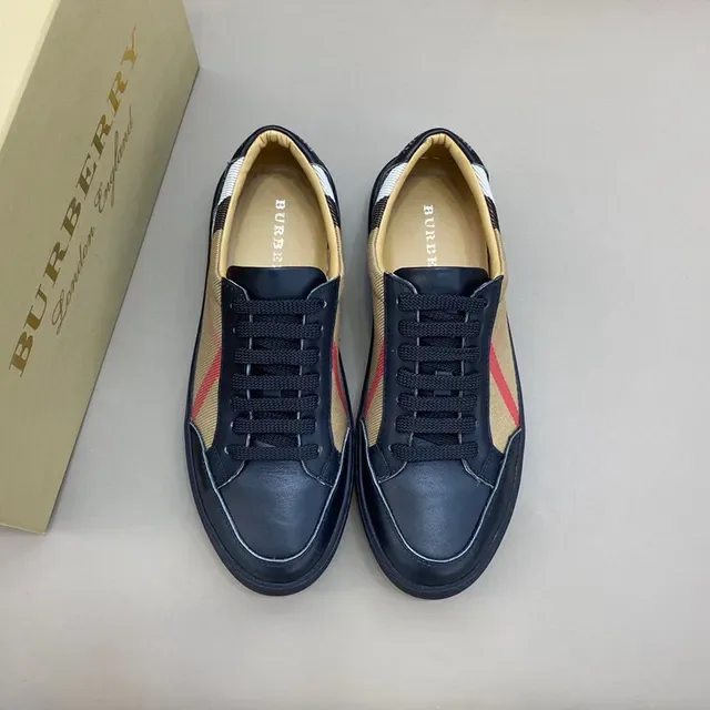 Burberry Knight Navy Multicolor House Check Painéis de couro com sobreposições Tênis Lifestyle 9
