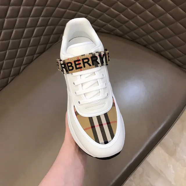 Burberry Lola Blanc Beige Semelle plateforme épaisse Détail sangle check maison Chaussures lifestyle 5