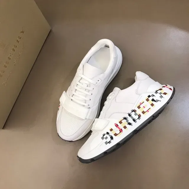Burberry Lola Blanc Multicolore Logo Style de vie Baskets 2