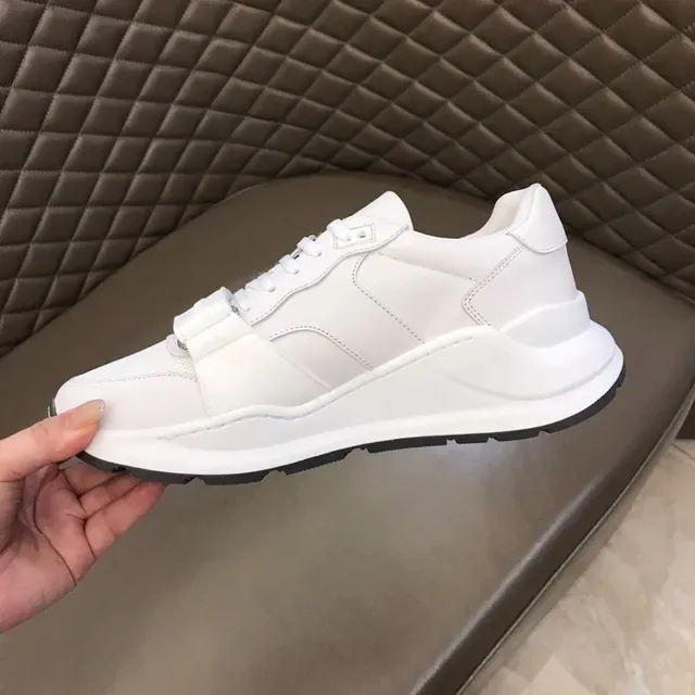 Burberry Lola Blanc Multicolore Logo Style de vie Baskets 4