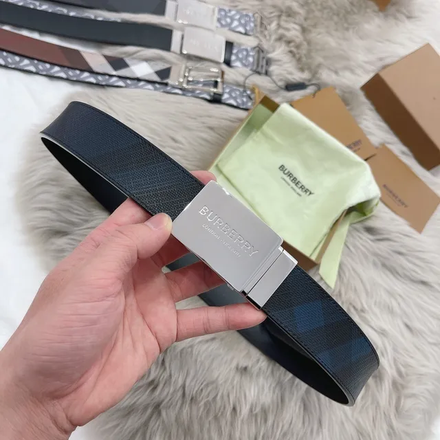Burberry Navy Silver Plaid Pattern Engraved Buckle Leather Belt 3