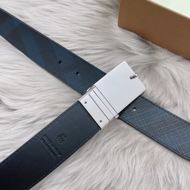 Burberry Navy Silver Plaid Pattern Engraved Buckle Leather Belt 6