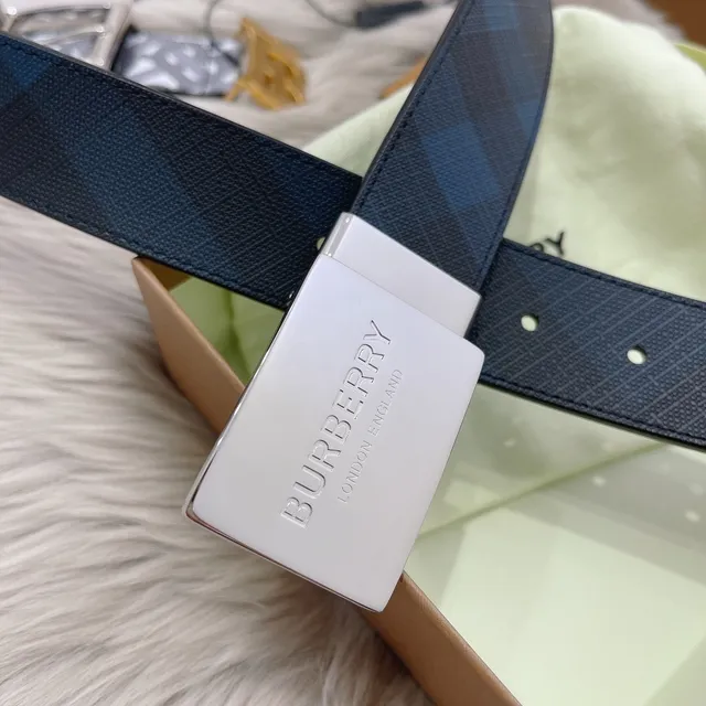 Burberry Navy Silver Plaid Pattern Engraved Buckle Leather Belt 8