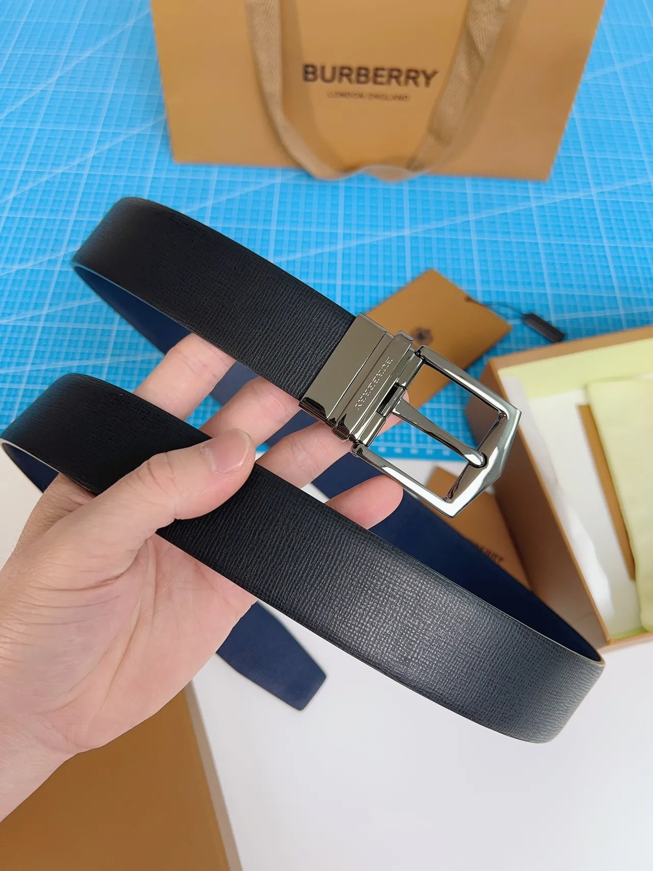 Burberry Reversible Buckle Textured Leather Belt 6