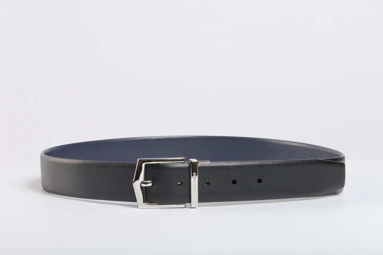 Burberry Reversible Textured Black Navy Leather Belt 10