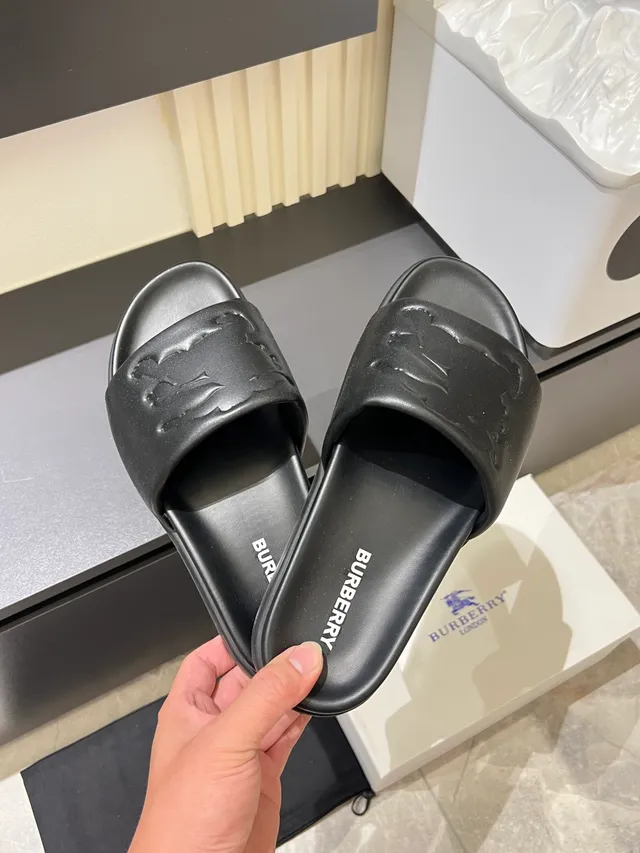 Burberry TB Logo Chinelos Brancos Moldados Monocromáticos Embossados Cinta 10