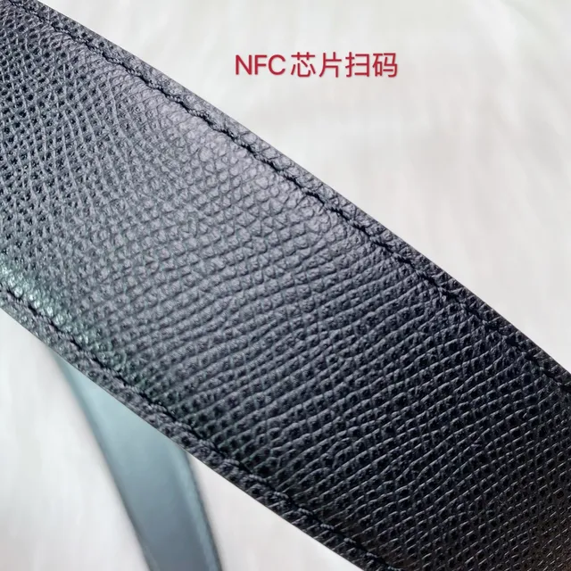 Burberry TB Monogram काले टेक्स्चर्ड लेदर बेल्ट 6