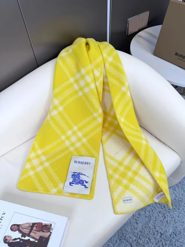 Burberry Écharpe de Cachemire Jaune et Crème à carreaux 8