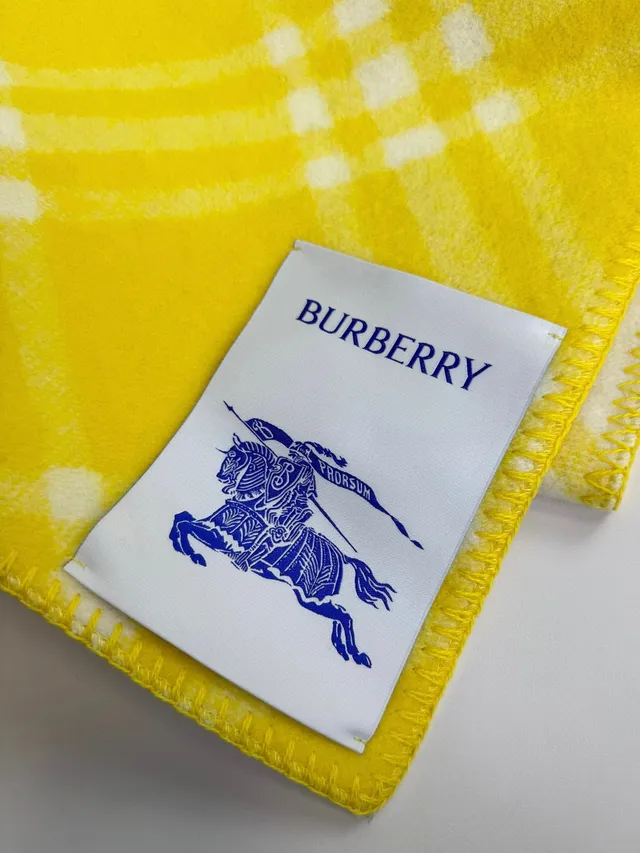Burberry Écharpe de Cachemire Jaune et Crème à carreaux 9