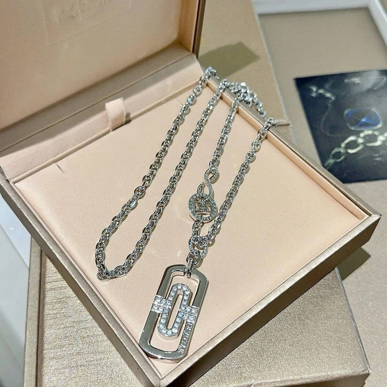 Bvlgari B.zero1 Geométrico Pavé de Plata Collar 4