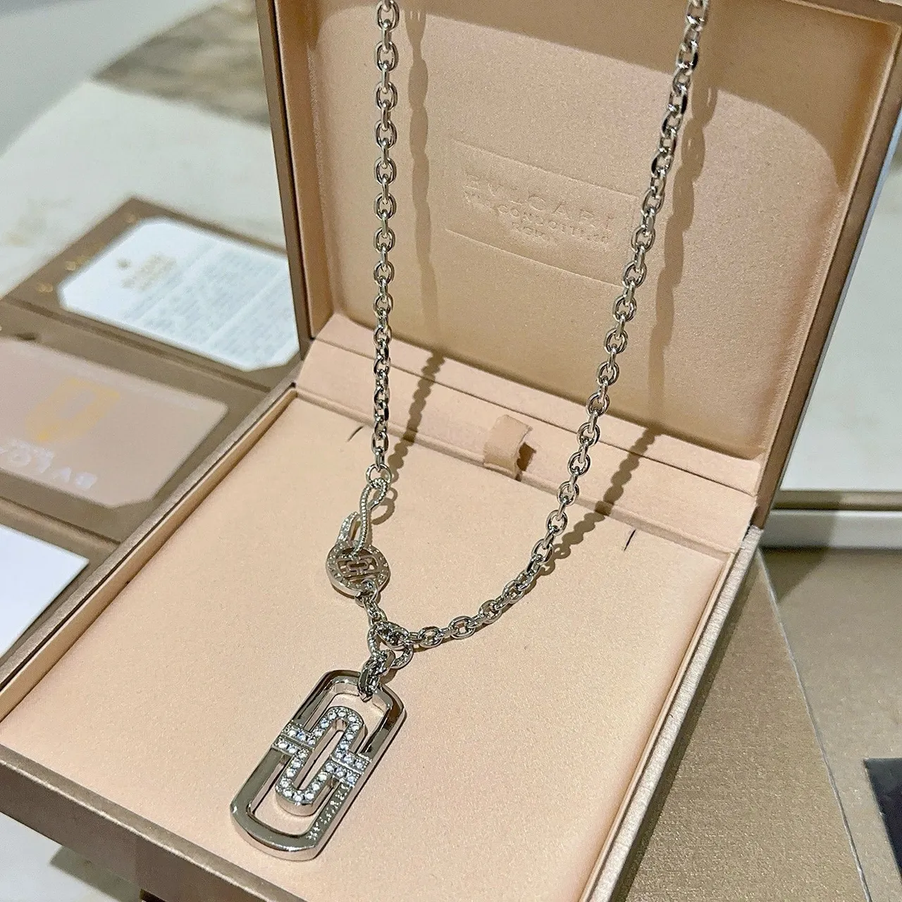 Bvlgari B.zero1 Geométrico Pavé de Plata Collar 6