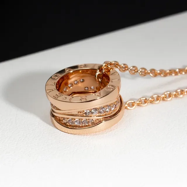 Bvlgari B.zero1 Collier Triple Interlocking Ring Pavé Diamond Or Rose 7