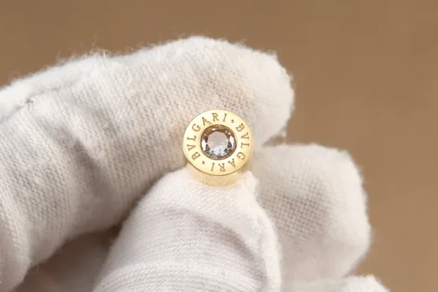 Bvlgari Bulgari أقراط ستود ذهبي فضي إطار أسطواني منحور نطاق 2